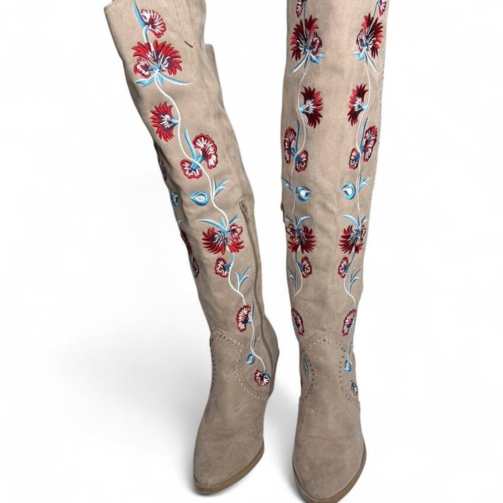 Carlos by Carlos Santana Alexia Floral embroidered beige suede Sz 7.5 - Picture 8 of 8